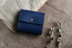 オーダーメイドの藍染革[migaki]コンパクト財布